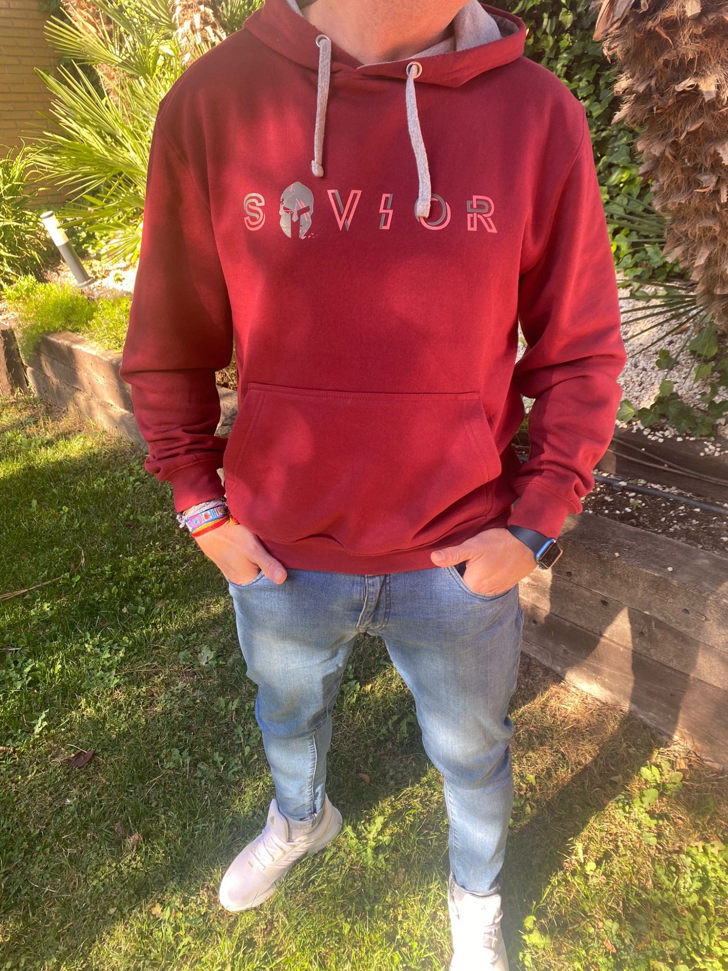 Sudadera Granate con Capucha 'S😎vior' - Estilo Urbano y Confort para Hombre | Savior.sf19