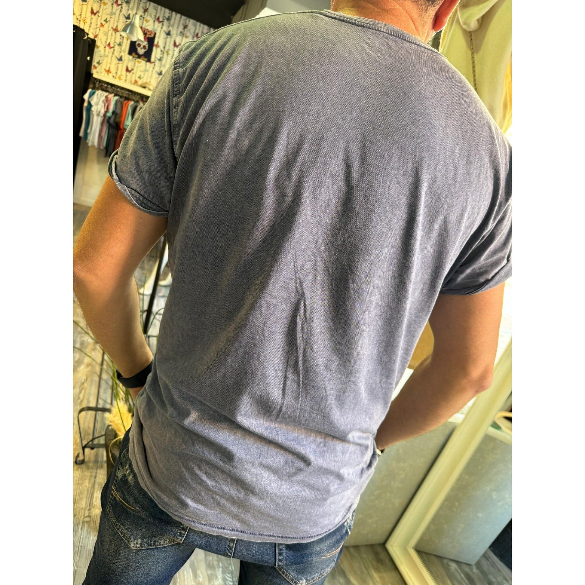 Camiseta azul jaspeado con Logo Laurel y Efecto Jeans para Hombre - Algodón de Alta Calidad | Savior.sf19